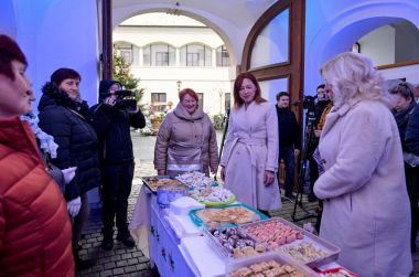 sajam_kolaca_advent_zupanijska_palaca_2022 10.jpg