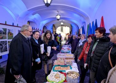sajam_kolaca_advent_zupanijska_palaca_2022 12.jpg