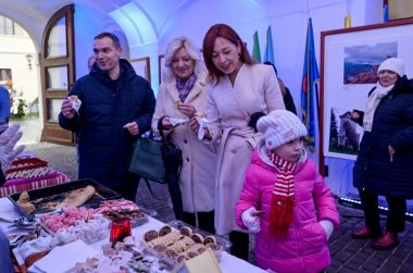 sajam_kolaca_advent_zupanijska_palaca_2022 4.jpg