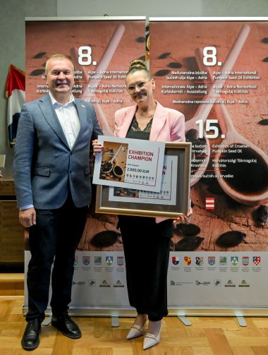 1_SAMPION_opg_hukavec_Izlozba_bucinog_ulja 71.jpg