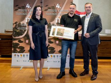 Izlozba_bucinog_ulja_alpe_adria_2022  1.jpg