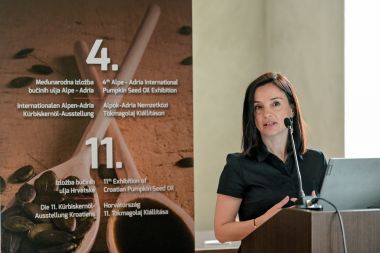Izlozba_bucinog_ulja_alpe_adria_2022  17.jpg