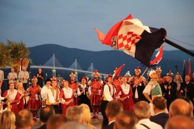 Peljeki most 7.jpg
