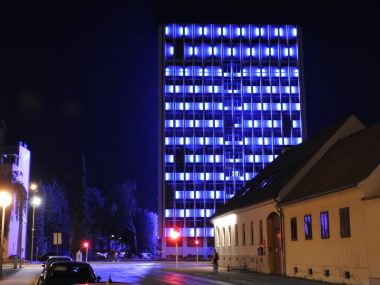 02.jpg