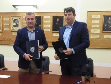 potpisivanje_sporazuma_stipendiranje_obrtnicka_komora_vz_zupanija_2021 2.JPG