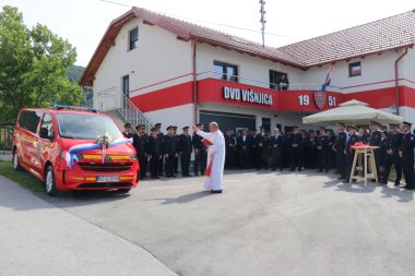 75_godina_dvd_visnjica_04.jpg