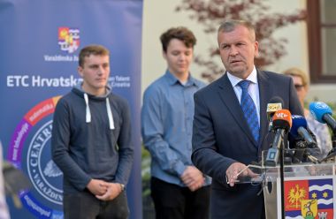 prijem_nagrade_ucenici_tukac_kolaric_ 3.jpg