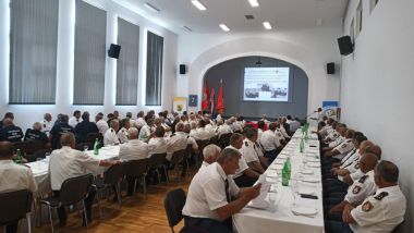 cbea5200-51aa-4cf5-bb8f-1d6eb70c2b32.jpg