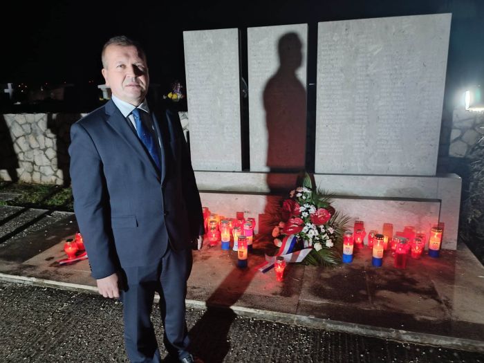 Župan Anđelko Stričak odao počast nedužnim žrtvama stradanja u &Scaron;kabrnji