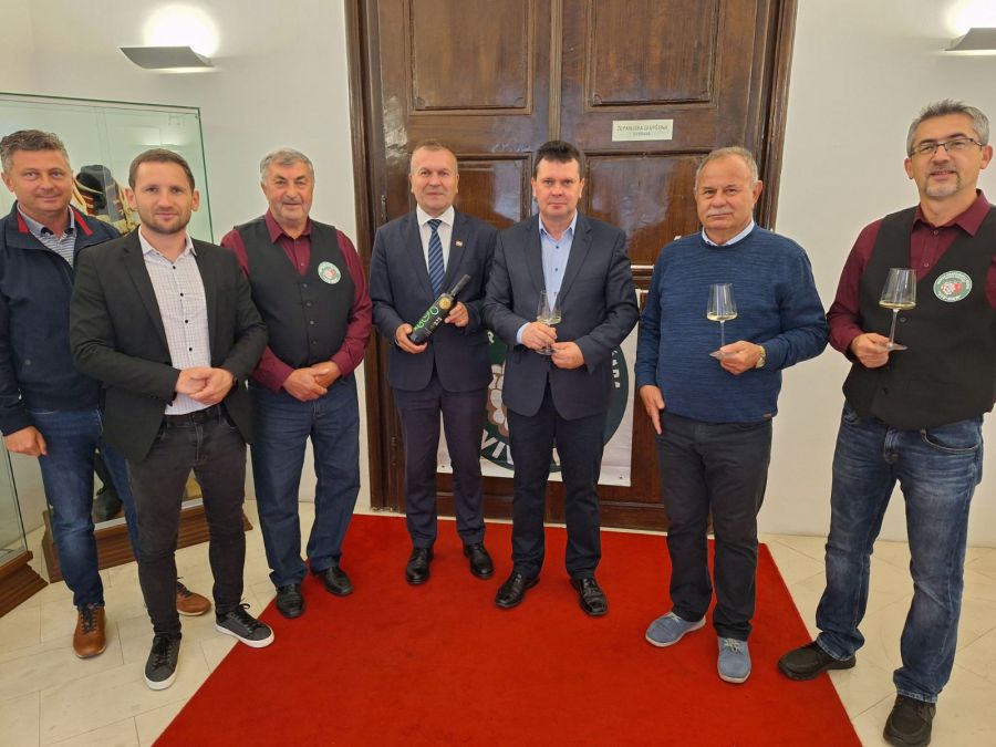 U petak, 10. svibnja otvorenje 19. izložbe vina &bdquo;Zlatna kapljica Beretinec 2024.&ldquo; &ndash; Županijska izložba varaždinskog vinogorja