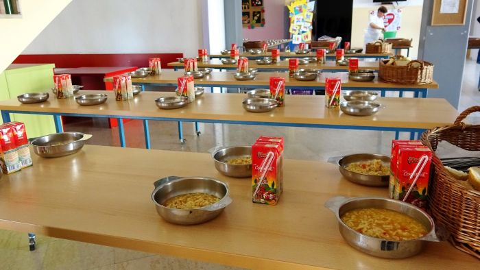 I u novoj &scaron;kolskoj godini besplatna &scaron;kolska prehrana za vi&scaron;e od 3.000 učenika iz 33 županijske osnovne &scaron;kole&nbsp;&nbsp;&nbsp;