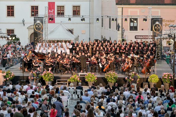 Na Varaždinskom Korzu vi&scaron;e od 200 glazbenika izvelo jedinstveni glazbeni spektakl &bdquo;The Queen Symphony&rdquo;