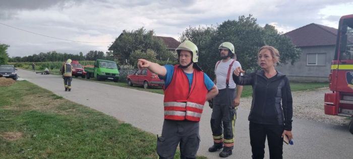 Iznimno jaki vjetar o&scaron;tetio obiteljske kuće te gospodarske zgrade u naselju Hrženica