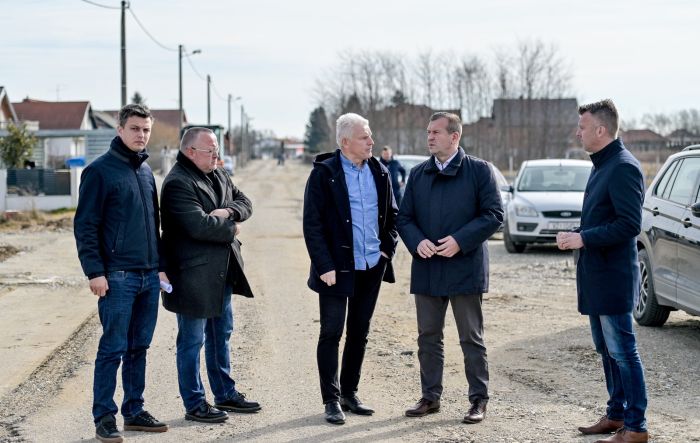Župan u pratnji načelnika te ravnatelja ŽUCA-a obi&scaron;ao radove na područjima Sračinca, Petrijanca i Cestice ukupne vrijednosti 6 milijuna kuna
