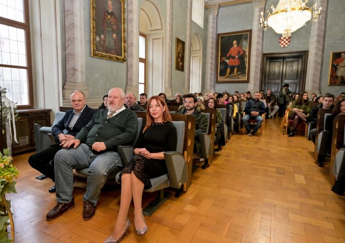 U Županijskoj palači održana svečanost potpisivanja Ugovora o stipendiranju učenika i studenata Varaždinske županije; Zagorec: Stvaramo  županiju znanja kroz sustav jednakih &scaron;ansi