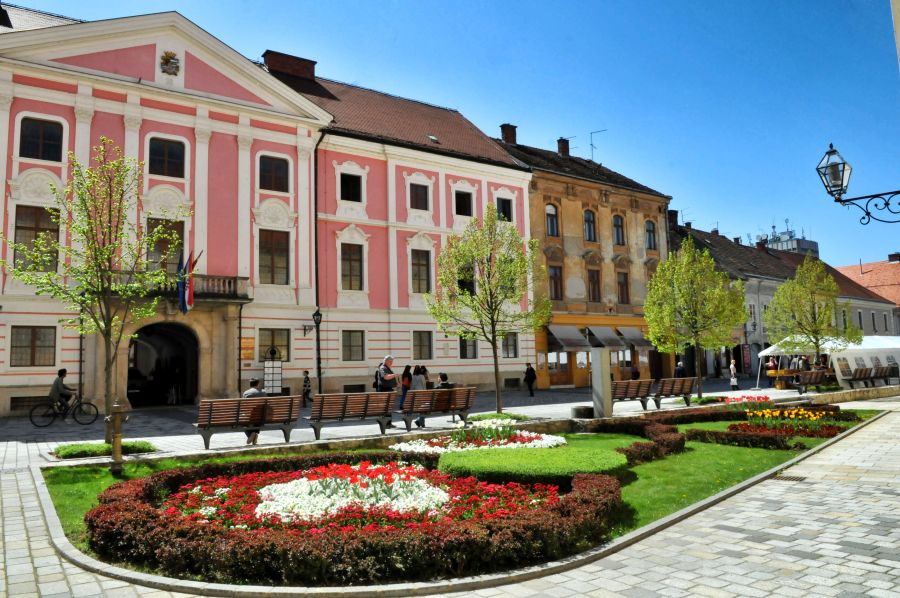 Varaždinska županija objavila natječaj za dodjelu stipendija te javni poziv za sufinanciranje tro&scaron;kova prijevoza studenata