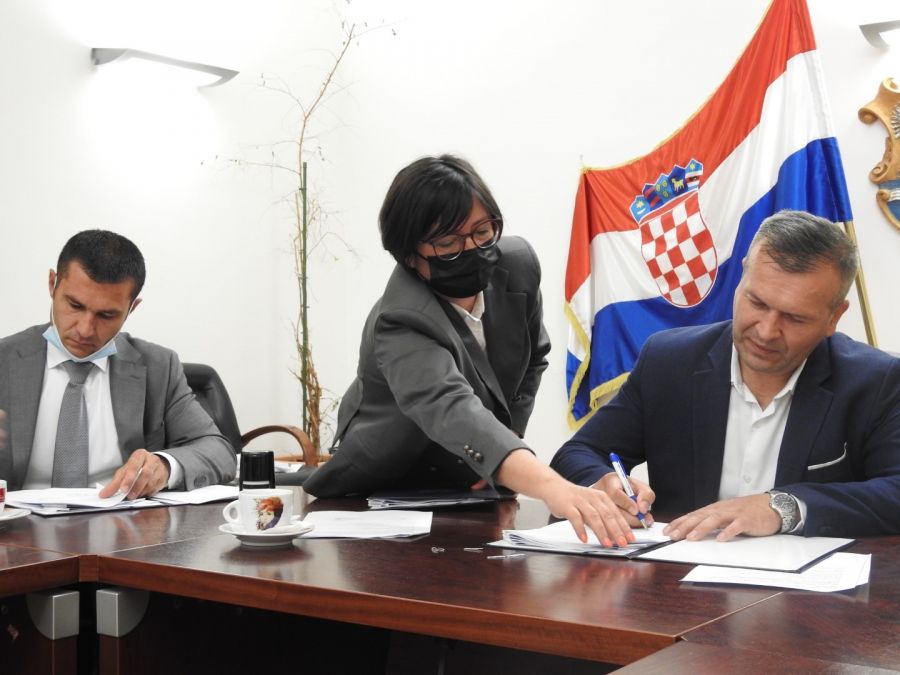 Potpisan okvirni trogodi&scaron;nji sporazumi za prijevoz osnovno&scaron;kolaca vrijedan vi&scaron;e 20 milijuna kuna