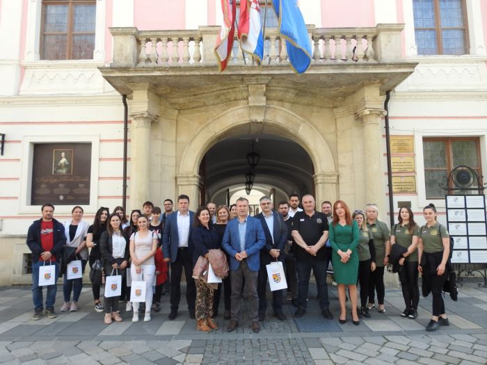 Studenti hrvatskog jezika i književnosti iz Pečuha posjetili Varaždinsku županiju