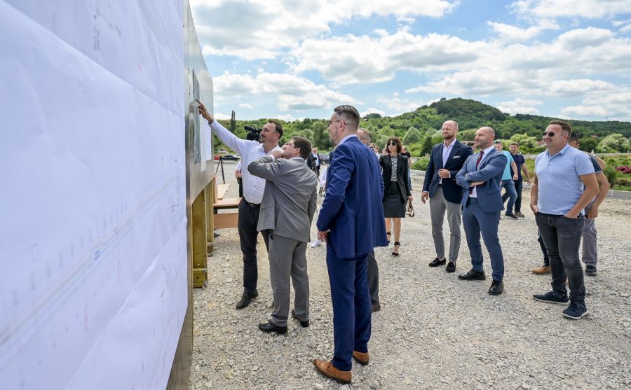 U Varaždinskoj županiji Hrvatske ceste ulažu vi&scaron;e od 172 milijuna kuna, ministar Butković obi&scaron;ao most Tuhovec i gradili&scaron;te novomarofske obilaznice  &nbsp;