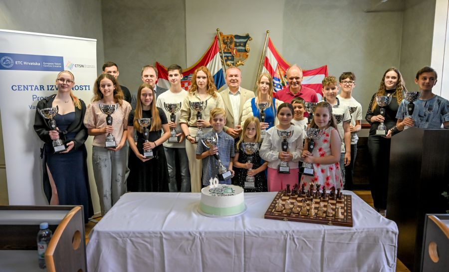 Progla&scaron;eni učenici-prvaci u &scaron;ahu Varaždinske županije, koja ima čak četvero državnih prvaka!
