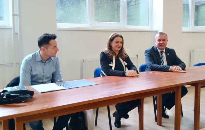 Župan Anđelko Stričak u Ivancu s predstavnicima izvođača radova i predstavnicima korisnika zgrade koja kreće u energetsku obnovu
