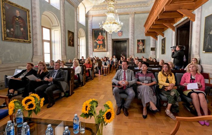 U Županijskoj palači održana Konferencija &bdquo;Žene i poduzetni&scaron;tvo u Varaždinskoj županiji&ldquo;; Zagorec: Usudite se sanjati i ostvariti svoje snove!