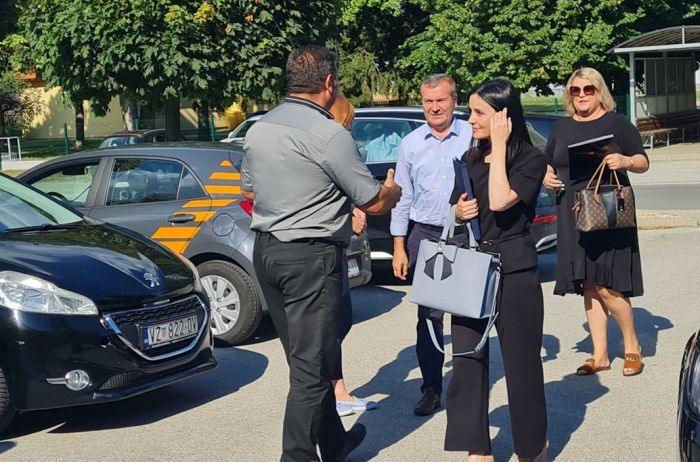 Ministrica Vučković ponovno obi&scaron;la potučen cvjećarski kraj i obećala pomoć poljoprivrednicima i cvjećarima