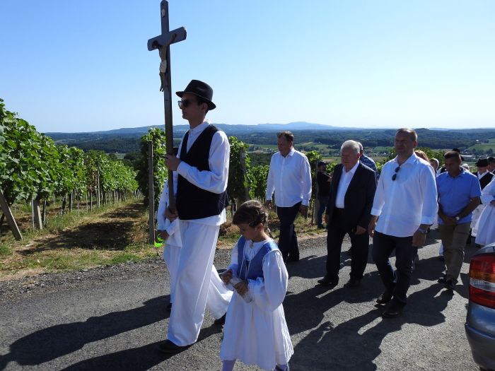 Blagoslov kapele u Rade&scaron;iću koja čuva spomen na nevinu dječicu