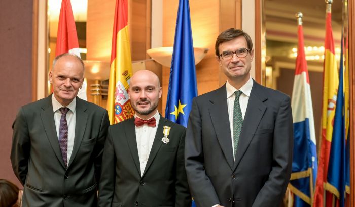 Veleposlanstvo Kraljevine &Scaron;panjolske u Republici Hrvatskoj proslavilo &scaron;panjolski Nacionalni dan, ravnatelju Glazbene &scaron;kole Davoru Matačiću uručeno odlikovanje povodom 30 godina diplomatskih odnosa Hrvatske i Kraljevine &Scaron;panjolske