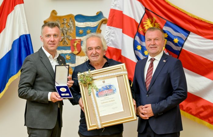 Povodom dobivanja Nagrade za životno djelo, župan Stričak i predsjednik Županijske skup&scaron;tine Lukačić priredili prijem za Ljubomira Kereke&scaron;a