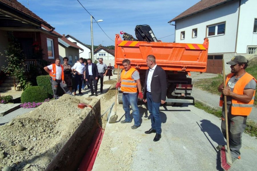 Grad Varaždinske Toplice veliko gradili&scaron;te: u tijeku kapitalni projekti izmje&scaron;tanja dalekovoda, uređenja vodotoka te cesta