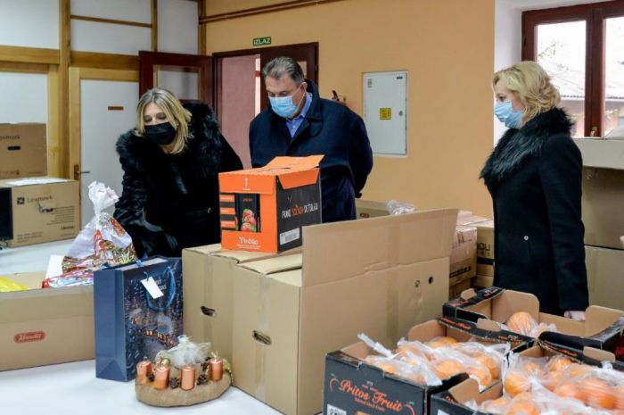 Županija darivala udomiteljske obitelji, mali&scaron;ane slatkim paketima, župan Radimir Čačić: &ldquo; Nikad nije bilo važnije i ljep&scaron;e pomagati nego u ovo doba&ldquo;