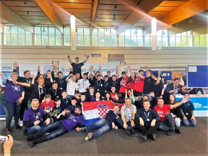 Mladi robotičari iz Varaždinske županije opet &bdquo;pomeli&ldquo; konkurenciju: na dva natjecanja osvojili čak 29 medalja