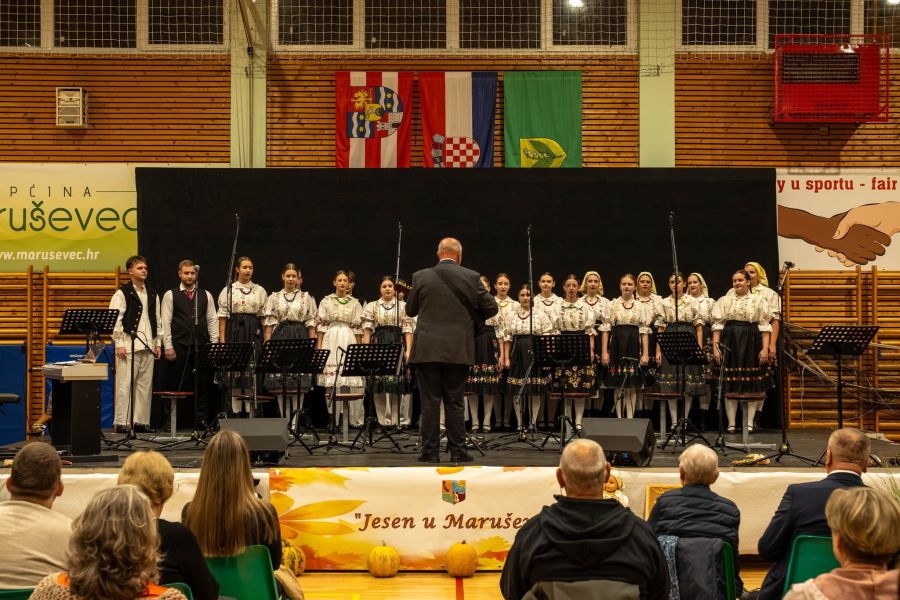 14. &bdquo;Jesen u Maru&scaron;evcu&ldquo; okupila brojne posjetitelje: Klaru&scaron;i uz goste predstavili bogat i raznovrstan glazbeni program