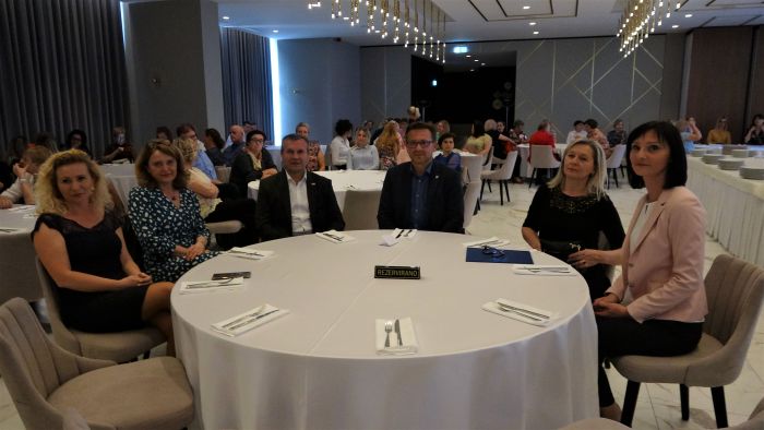 Obilježen Međunarodni dan sestrinstva - župan Stričak: Opremu i zgrade mogu imati svi, ali ljudi su ti koji čine iskorak, razliku, prevagu, a vi to činite!