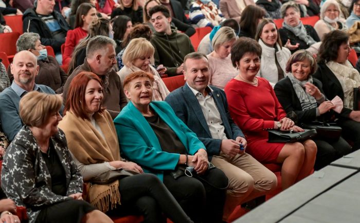 Povodom Međunarodnog dana žena održana predstava &bdquo;Ja, trudnica&ldquo; u izvedbi Kerekesh teatra