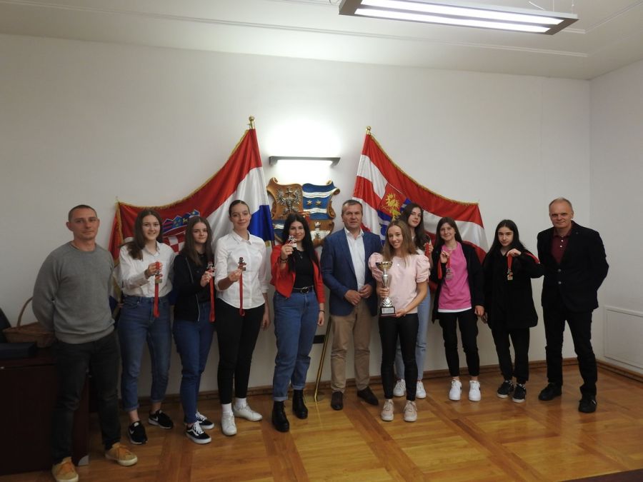 Župan Stričak čestitao ženskoj futsal ekipi Prve gimanzije Varaždin na povijesnom uspjehu