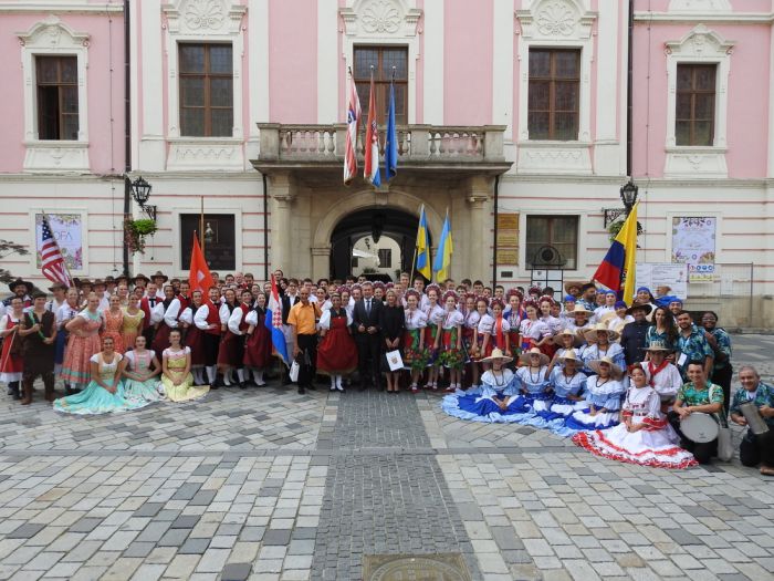 Župan Varaždinske županije Anđelko Stričak priredio prijem za sudionike međunarodnog folklornog festivala COFA