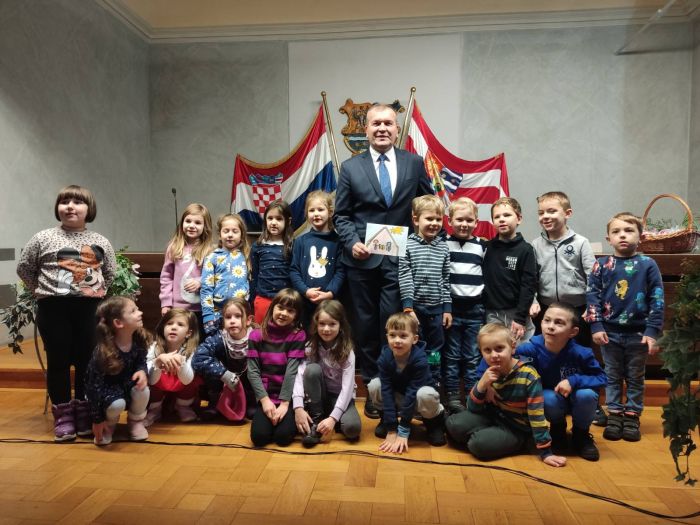 Djeca iz Dječjeg vrtića "Sveta Ur&scaron;ula" posjetila Županijsku palaču