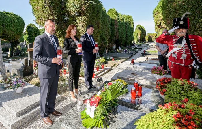 Povodom dana Varaždinske županije odana počast preminulim građanima i poginulim braniteljima, varaždinski biskup&nbsp; služio Svetu misu u varaždinskoj katedrali